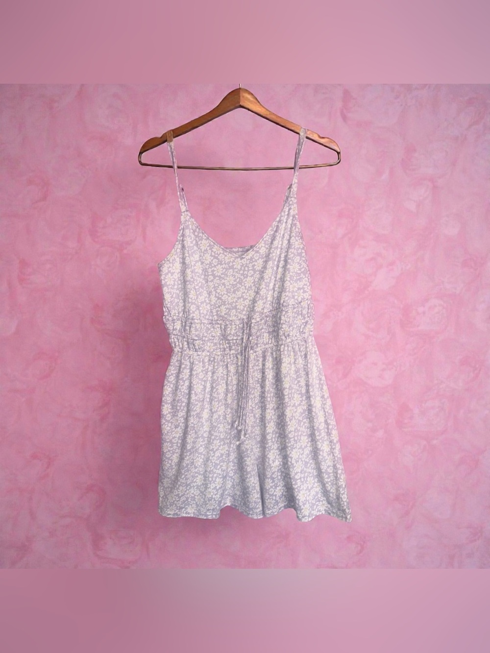 Hollister Romper in lavendar with white daisies and yellow